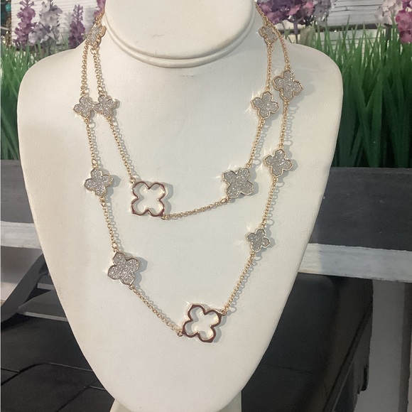 Kiki statement necklaces - Picture 2 of 7